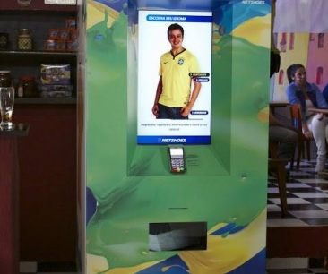 Netshoes cria m&aacute;quina para vender camisas da sele&ccedil;&atilde;o